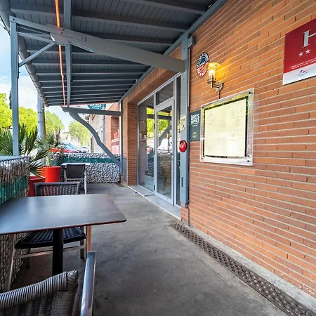 מלון Restaurant Du Lauragais Logis De France וילפראנש-דו-לוארגה