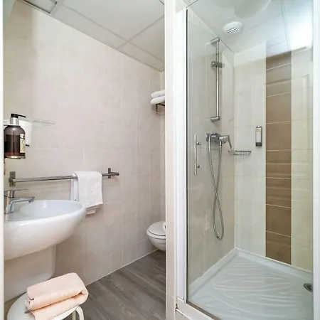 מלון Restaurant Du Lauragais Logis De France 2*