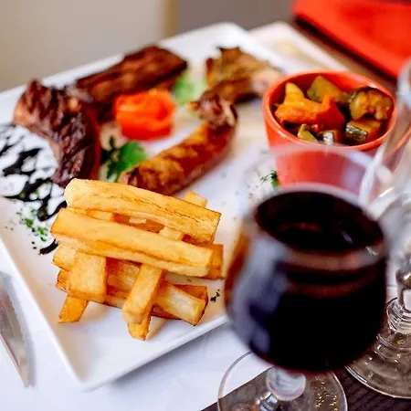 Restaurant Du Lauragais Logis De France וילפראנש-דו-לוארגה